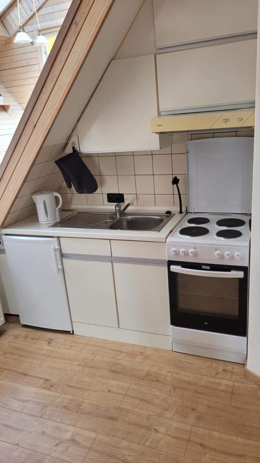 Hotel Zur Linde Meldorf Bagian luar foto