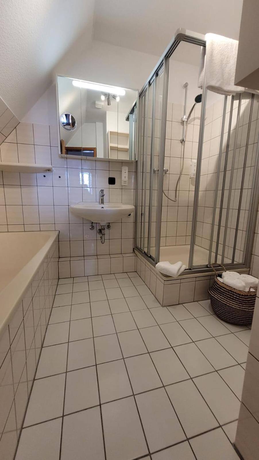 Hotel Zur Linde Meldorf Bagian luar foto